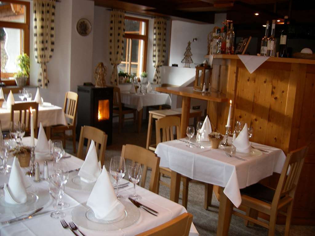 Hotel Und Apartements Im Forellenbach Fischen im Allgaeu Restoran fotoğraf